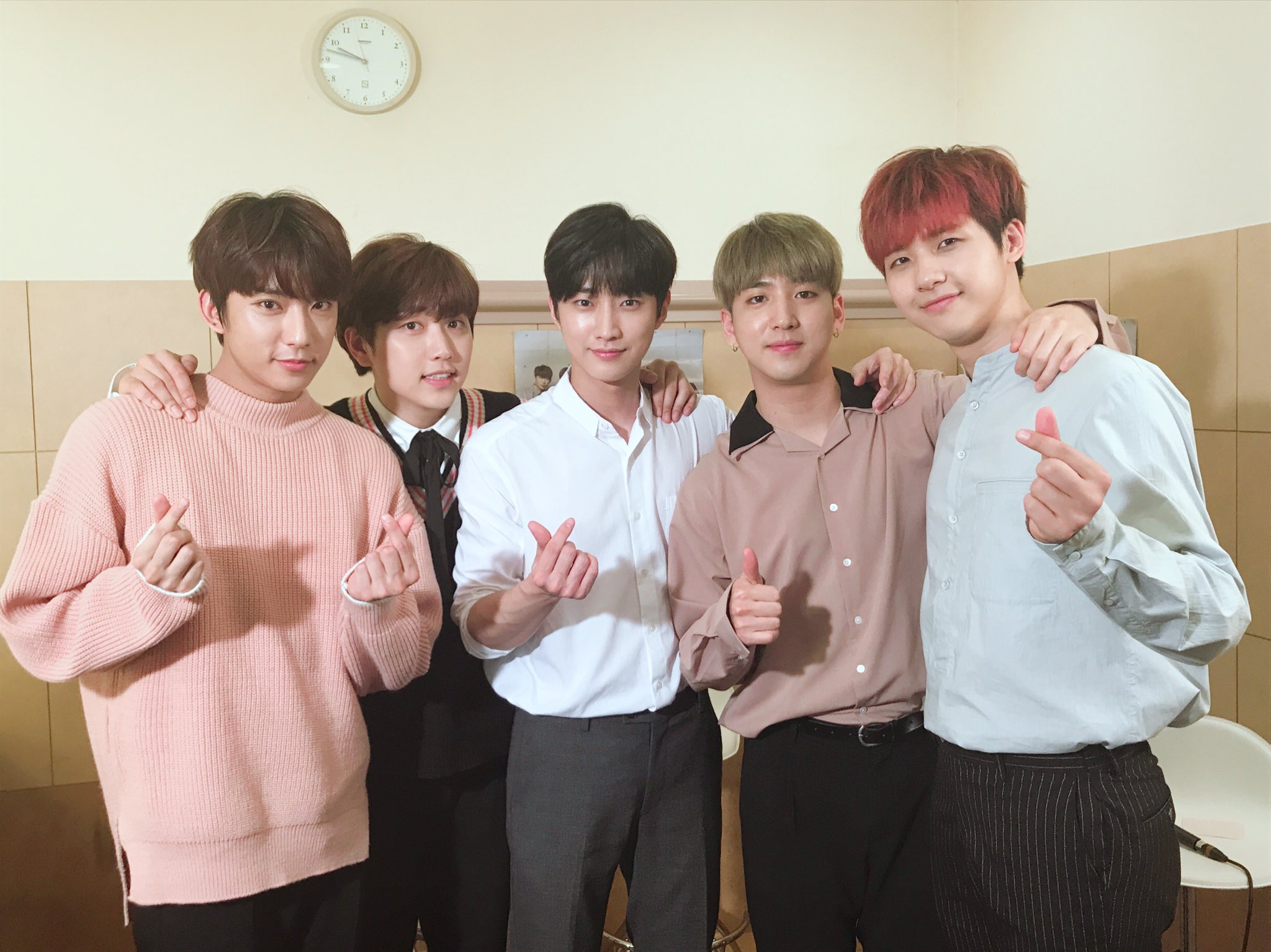 오늘따라 다섯명이 더 보고싶네 | 인스티즈