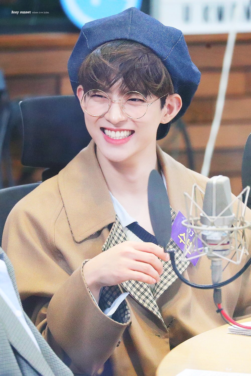 웃는게 예쁜 아이돌 | 인스티즈