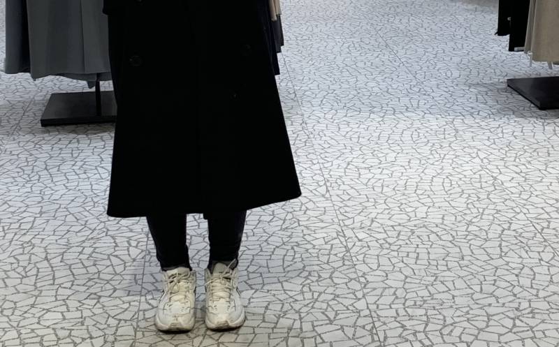 탈의실인데 코트 살까말까......? | 인스티즈