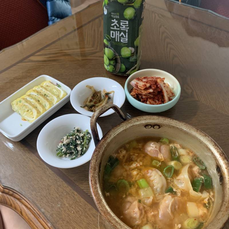 아침은 익들이 골라준 김치만둣국 | 인스티즈