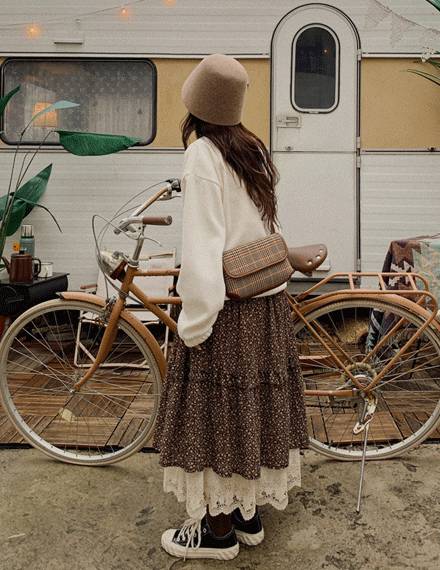 요란스럽게 생긴 치마 둘중에 뭐가 이쁘???1111222 | 인스티즈