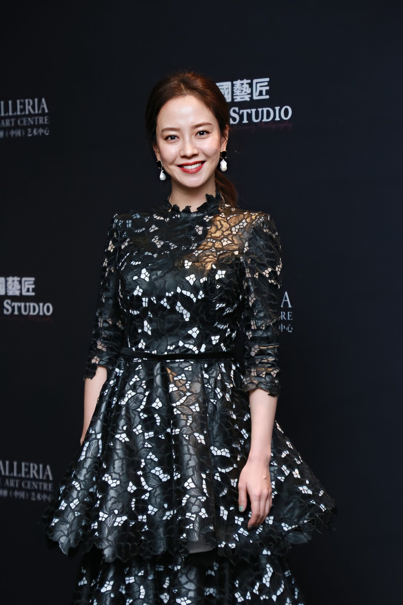 배우들 다 잘났으니까 누구 치지 말고... 난 내배우 사진 놓고간다 | 인스티즈