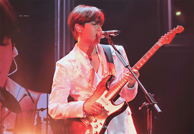 현아이돌을 과거 홍대거리 버스킹에서 본 한 아저씨의 선구안 | 인스티즈