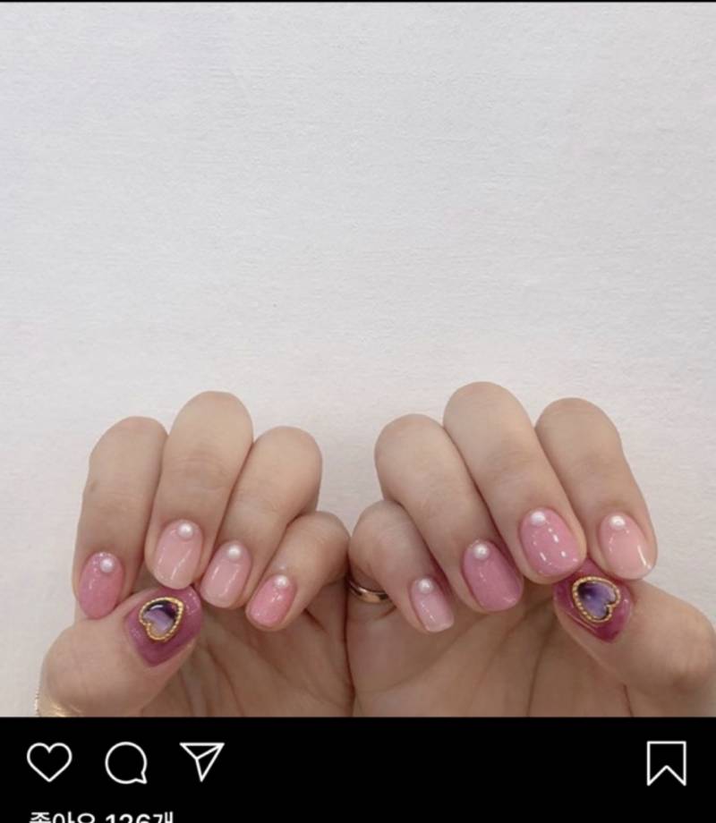 익인들아 나 네일 한번도 안받아봐서그런데 이정도면 가격 얼마가 적당해??? | 인스티즈