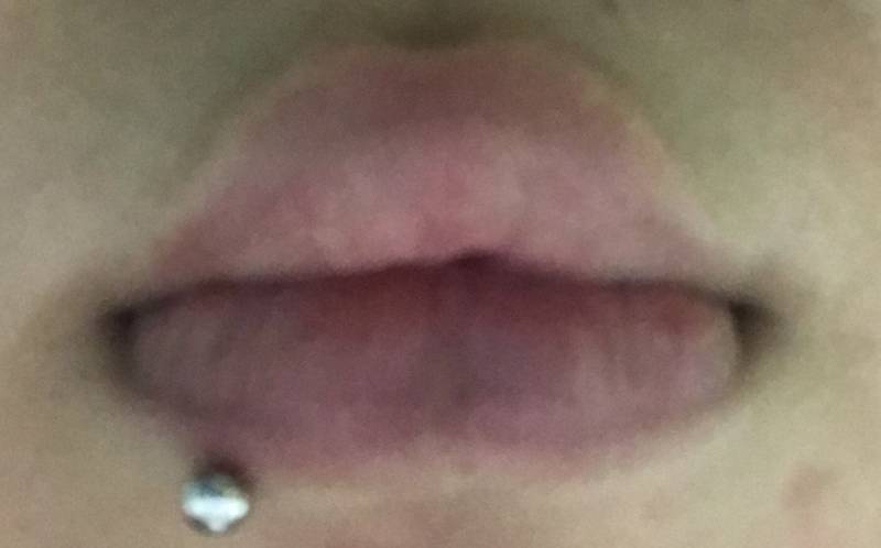 스무살되면 하고싶었던! 입술 피어싱~ | 인스티즈