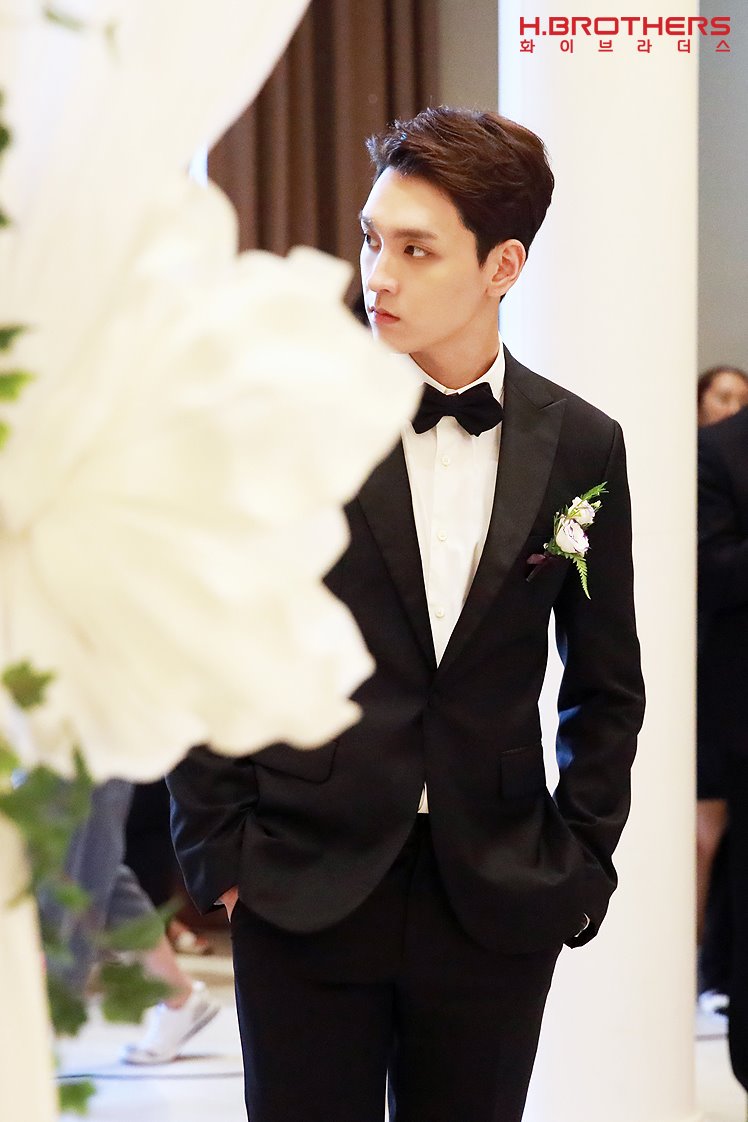 배우플이니까 내 배우 사진 놓고가야지!! | 인스티즈