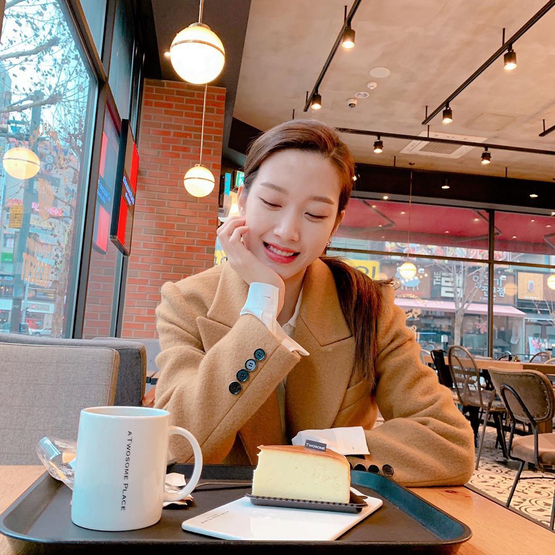 배우플이니까 내 배우 사진 놓고가야지!! | 인스티즈