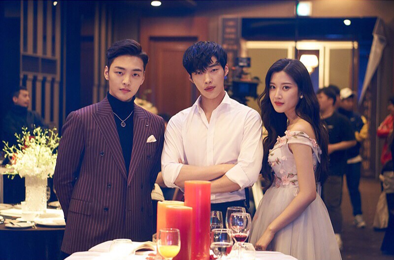 배우플이니까 내 배우 사진 놓고가야지!! | 인스티즈