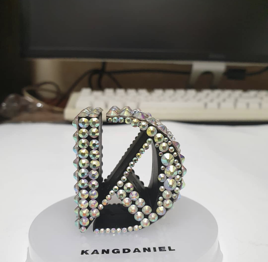 강다니엘 응원봉 커스텀사진들인데 | 인스티즈