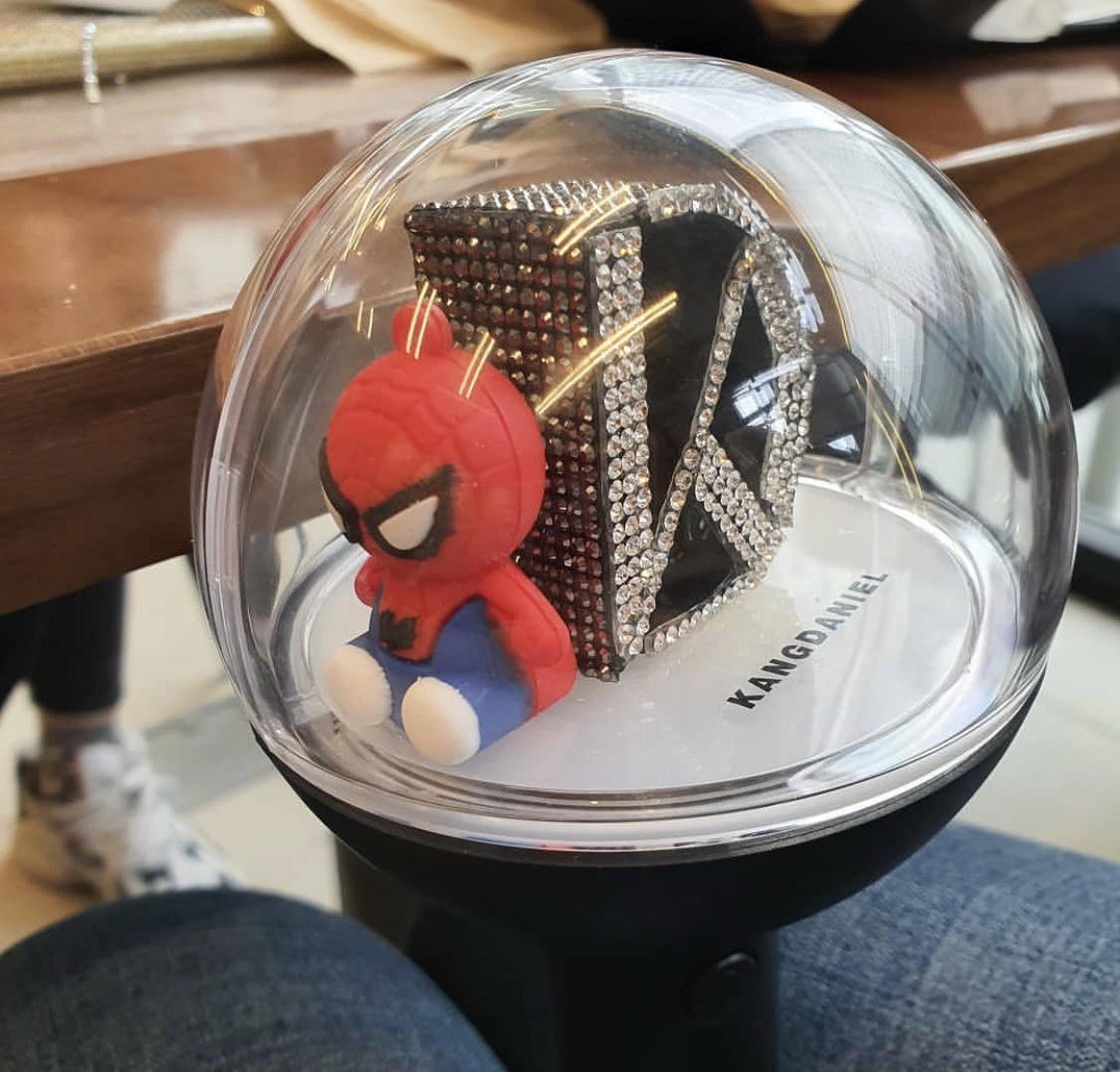 강다니엘 응원봉 커스텀사진들인데 | 인스티즈