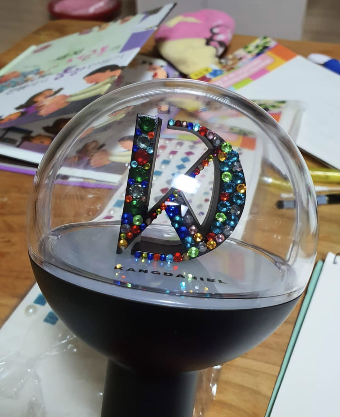 강다니엘 응원봉 커스텀사진들인데 | 인스티즈