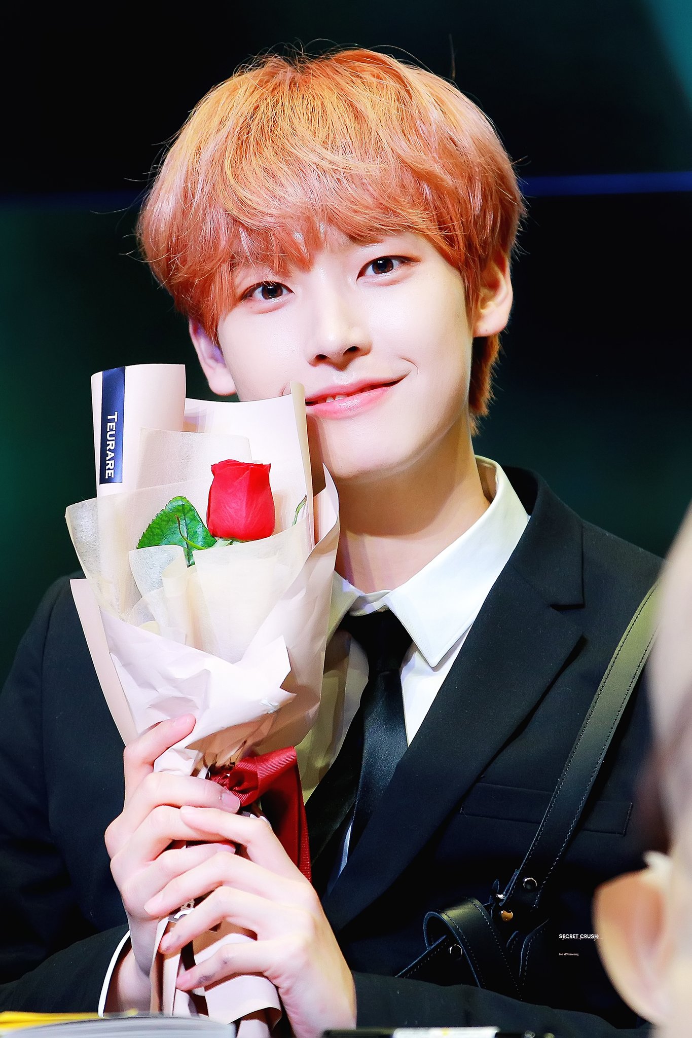 김인성 밥 왕창 먹고 햄버거도 세개먹어.... | 인스티즈