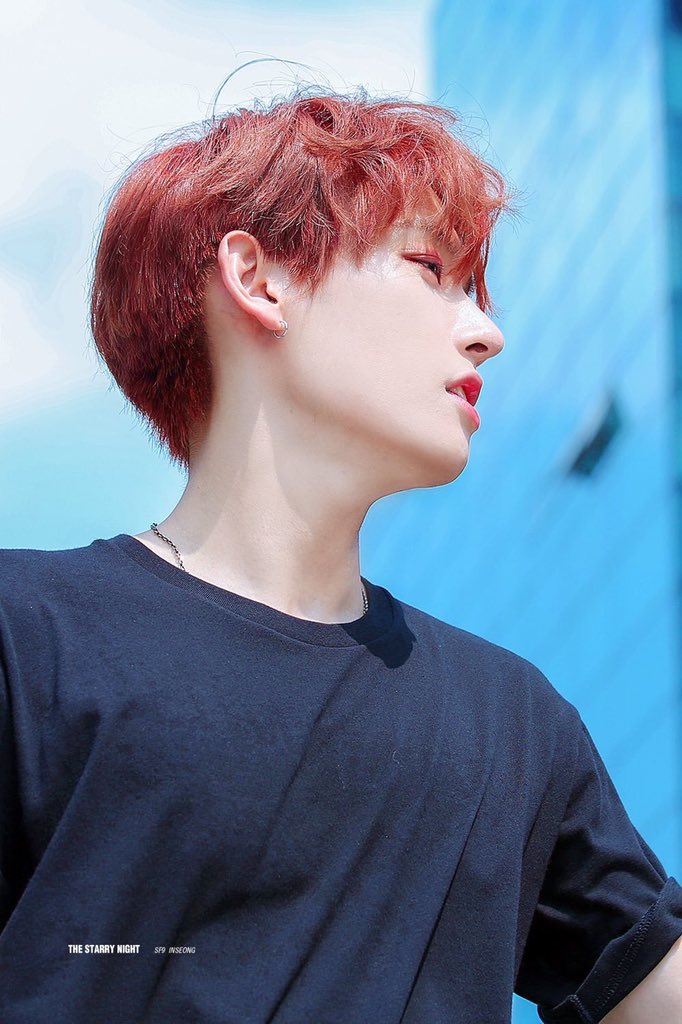 그 시절 우리가 사랑했던 검은 반팔 김인성 | 인스티즈