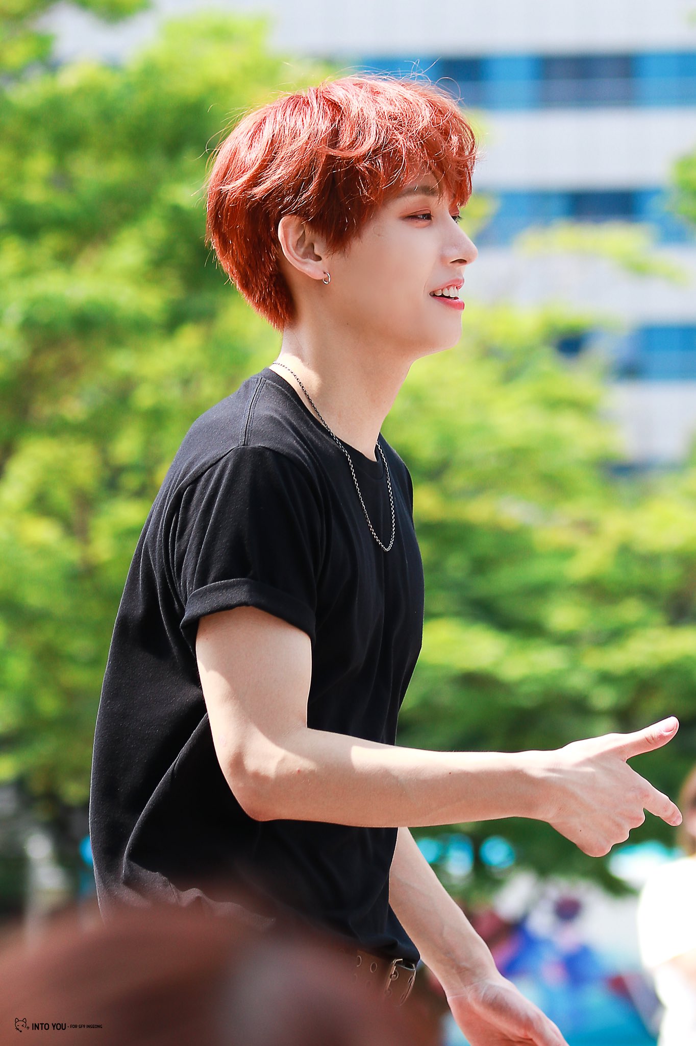 그 시절 우리가 사랑했던 검은 반팔 김인성 | 인스티즈