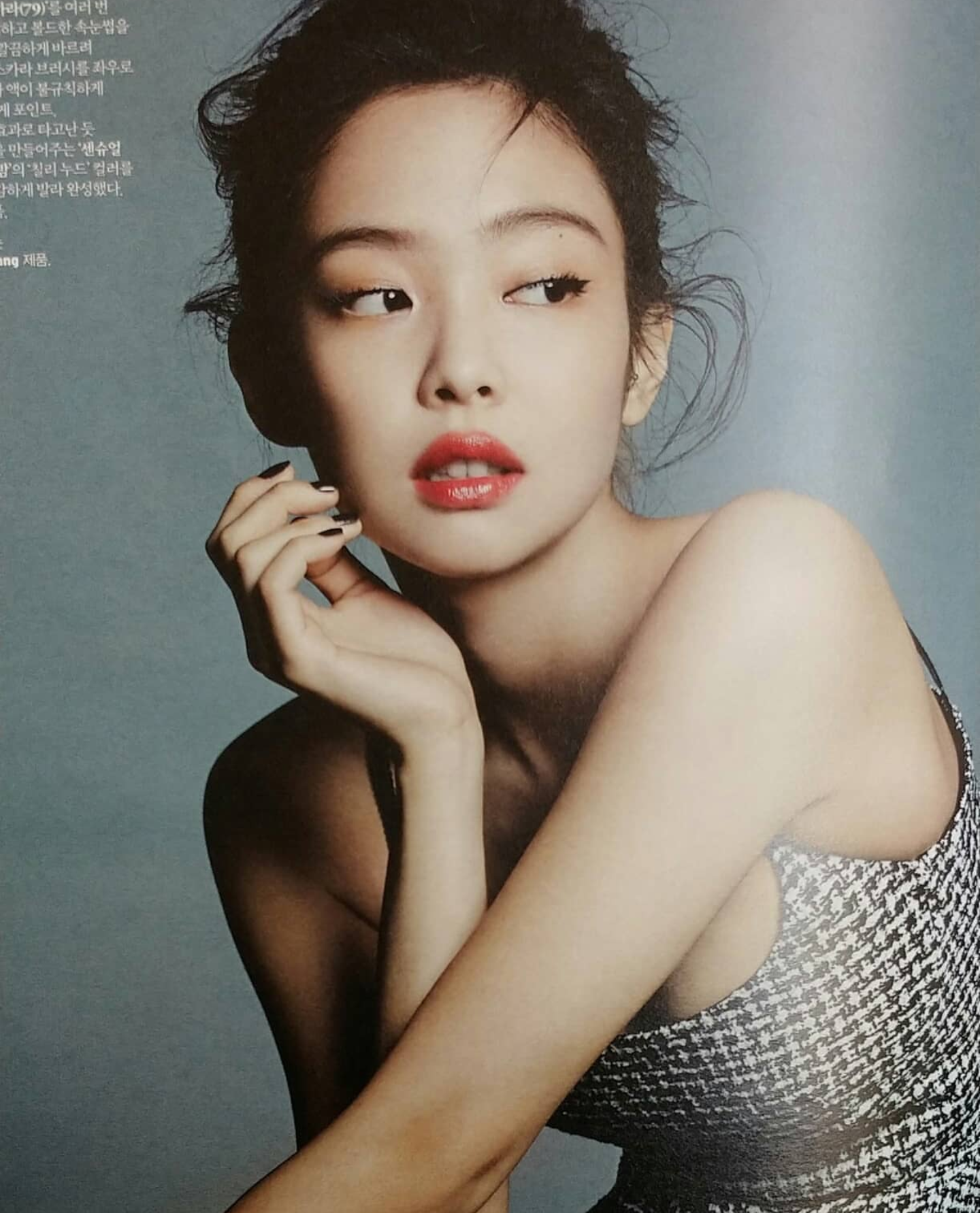 와 난 제니 이런 화장 연하고 어두운 섀도우 잘 안 쓴 느낌 너무 좋아 | 인스티즈