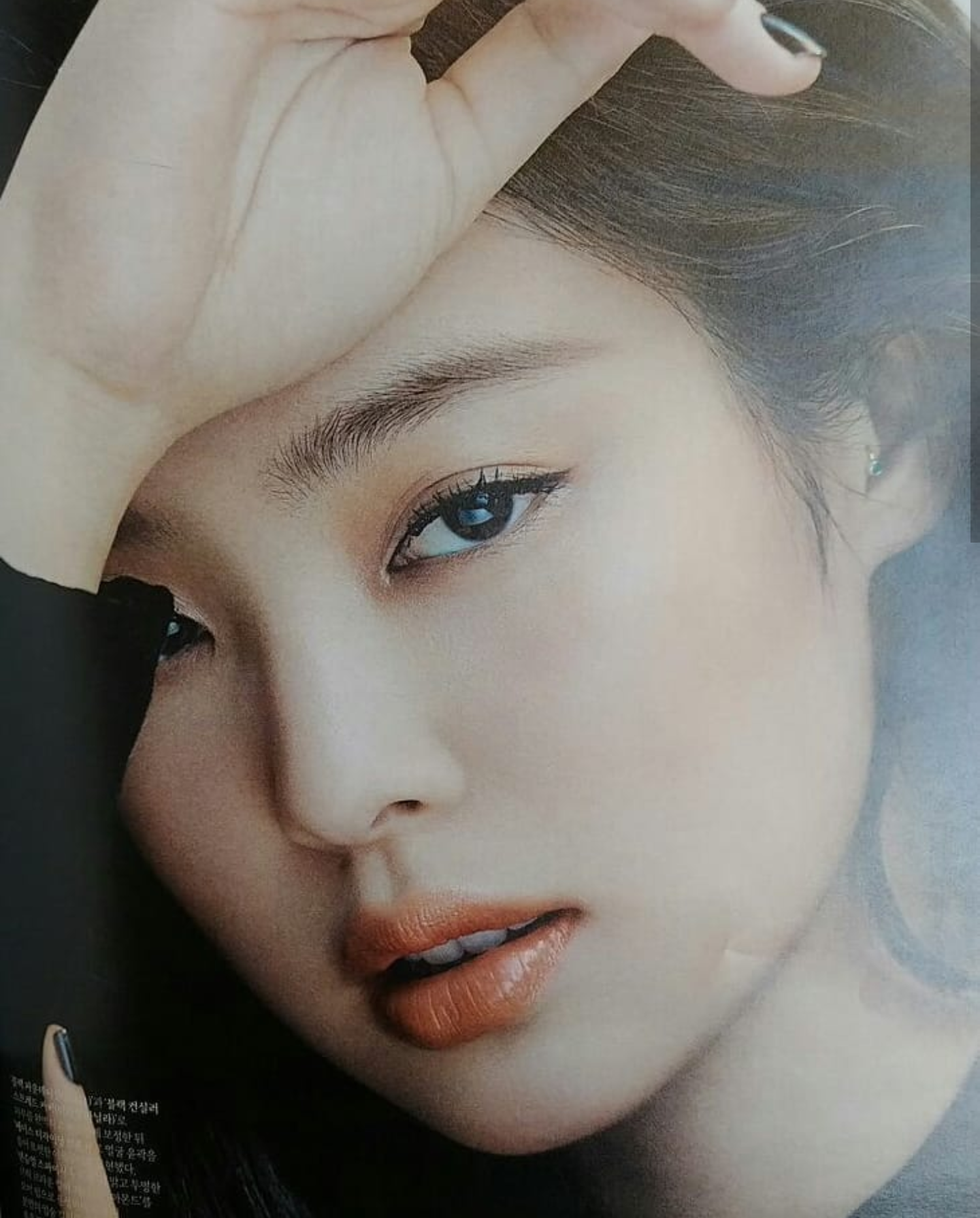 와 난 제니 이런 화장 연하고 어두운 섀도우 잘 안 쓴 느낌 너무 좋아 | 인스티즈