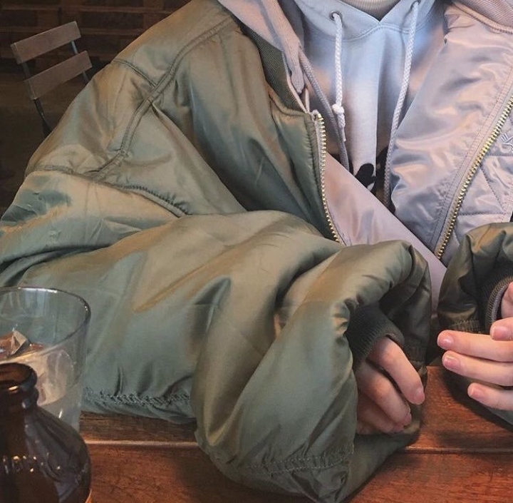 이 사진 누구인지 아는사람 (얼굴없음주의) | 인스티즈