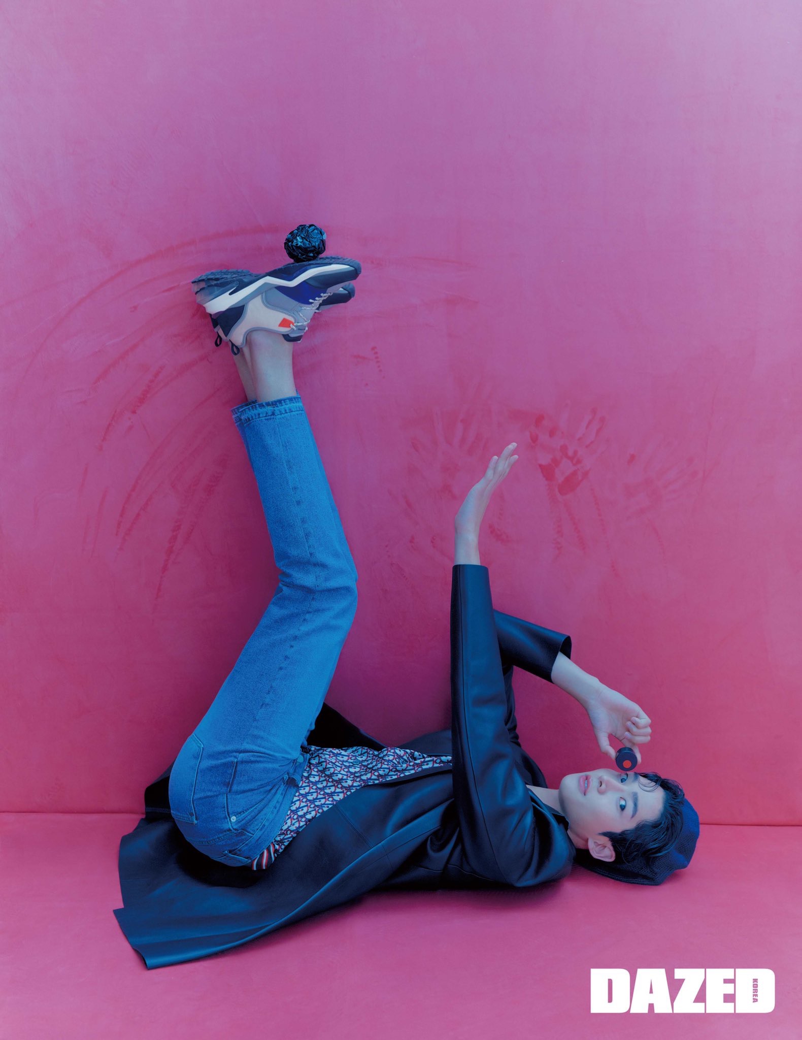 로운 데이즈드 ㅋㅋㅋㅋ 작정하고 다리 길이 자랑하는 디렉팅 | 인스티즈