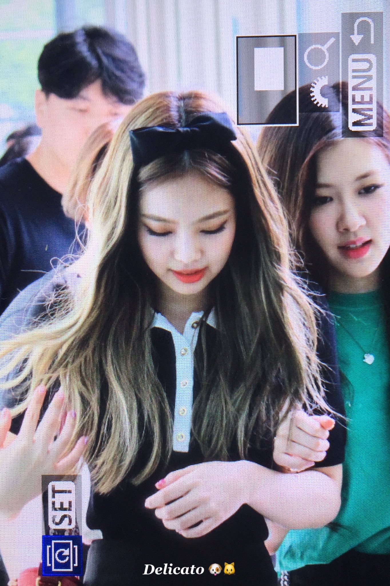 블핑 제니 이거 머리띠 어디껄까 ㅠㅠㅠㅠ진심궁금해 너무예뻐 | 인스티즈