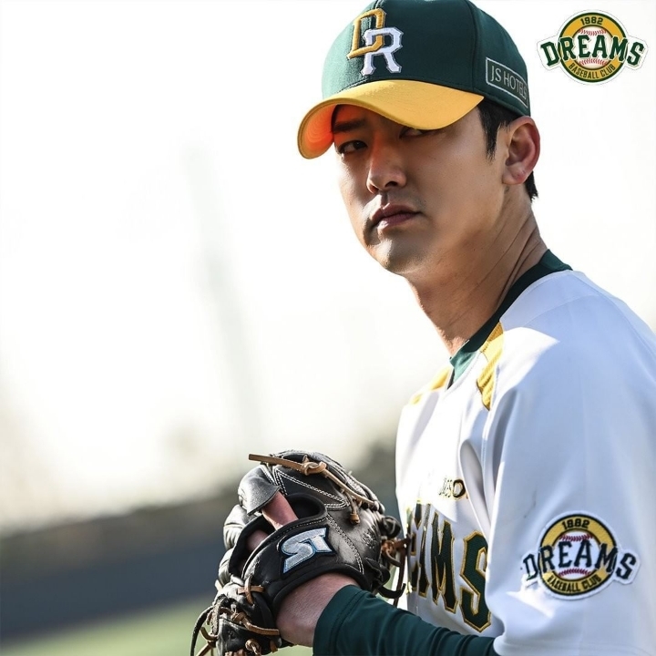 분명 드라마인데 왜 진짜 야구 구단에서 올리는 훈련 스케치사진 같냐고요 | 인스티즈