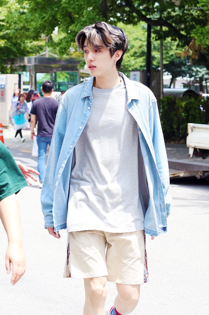 자기는 상체가 길다고 하는데 다리도 어마어마함 그래서 반바지 입으면 최고임 | 인스티즈