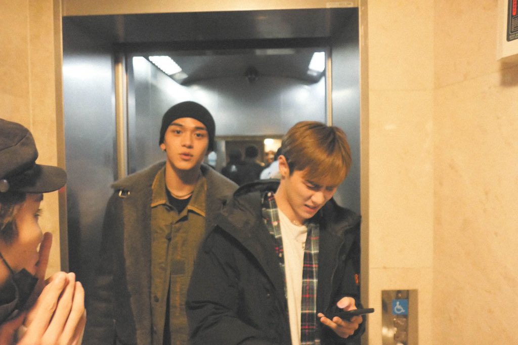 아니 웨이션 ㅋㅋㅋㅋㅋ 라이브 하다가 엘베에 갇힘 | 인스티즈