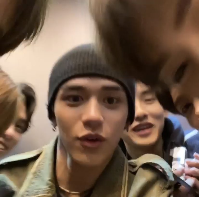 아니 웨이션 ㅋㅋㅋㅋㅋ 라이브 하다가 엘베에 갇힘 | 인스티즈