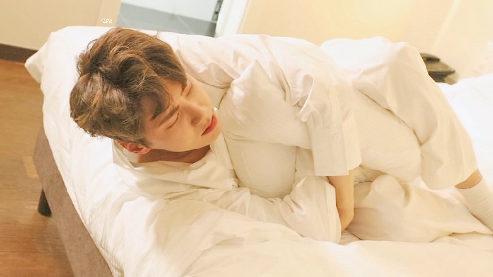 누가 안자고 시꾸럽게하는거야? ㅈㅇ이진혁 | 인스티즈