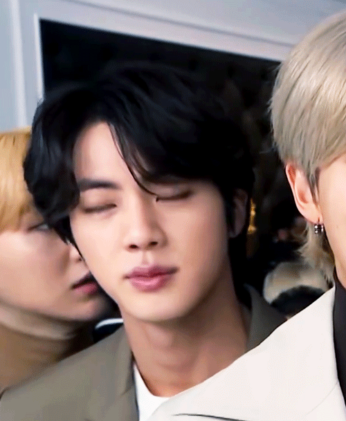 아 김석진 어떻게 이렇게 생겼지 진짜 단아하게 청순하게 잘생겼잖아 | 인스티즈