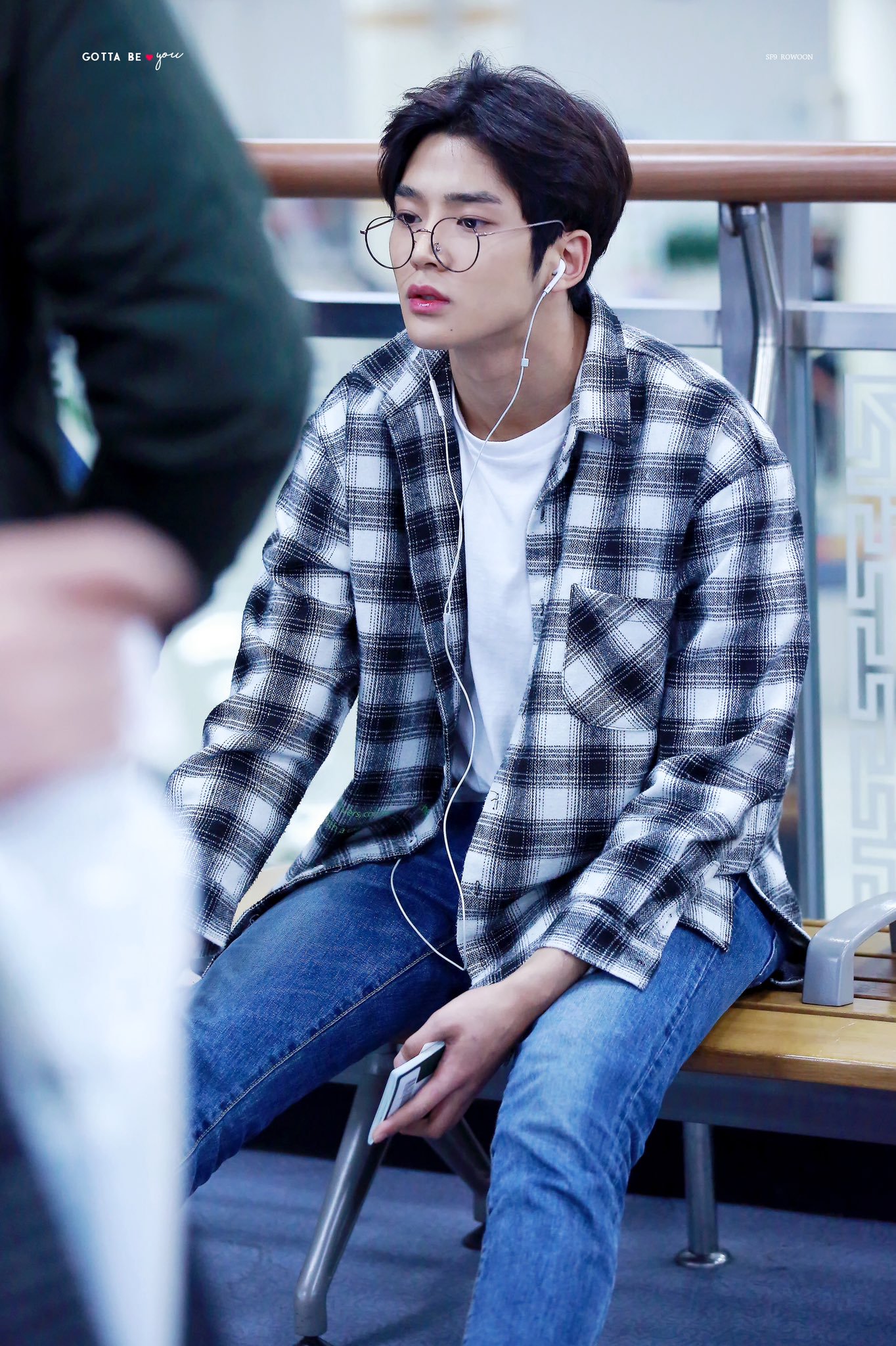 타팬인데 로운 이사진 저장함ㅋㅋㅋㅋㅋㅋㅋㅋ | 인스티즈