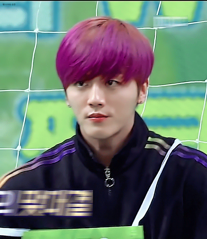 리얼 대학 새내기 때 첫눈에 반한 축구부 동아리 체대 오빠 짝사랑하다가 쓰니 혼자 차여 눈물 흘릴 상 | 인스티즈