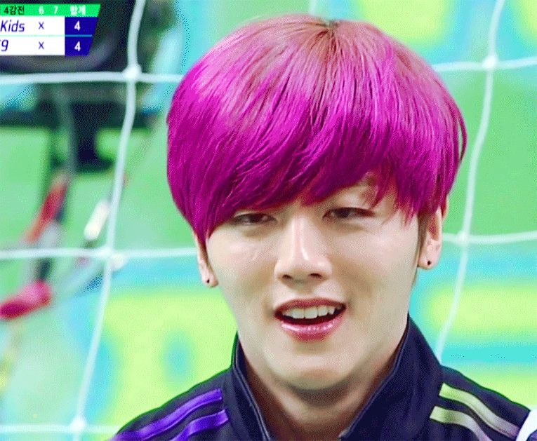 리얼 대학 새내기 때 첫눈에 반한 축구부 동아리 체대 오빠 짝사랑하다가 쓰니 혼자 차여 눈물 흘릴 상 | 인스티즈