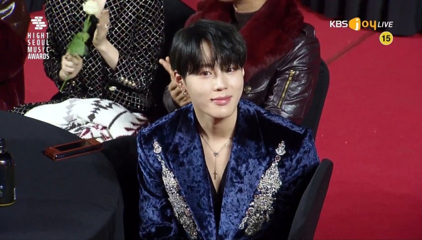 하성운 웃기 전에 "저 웃을게요" 해주고 웃어주라 .. ㅋㅋ | 인스티즈