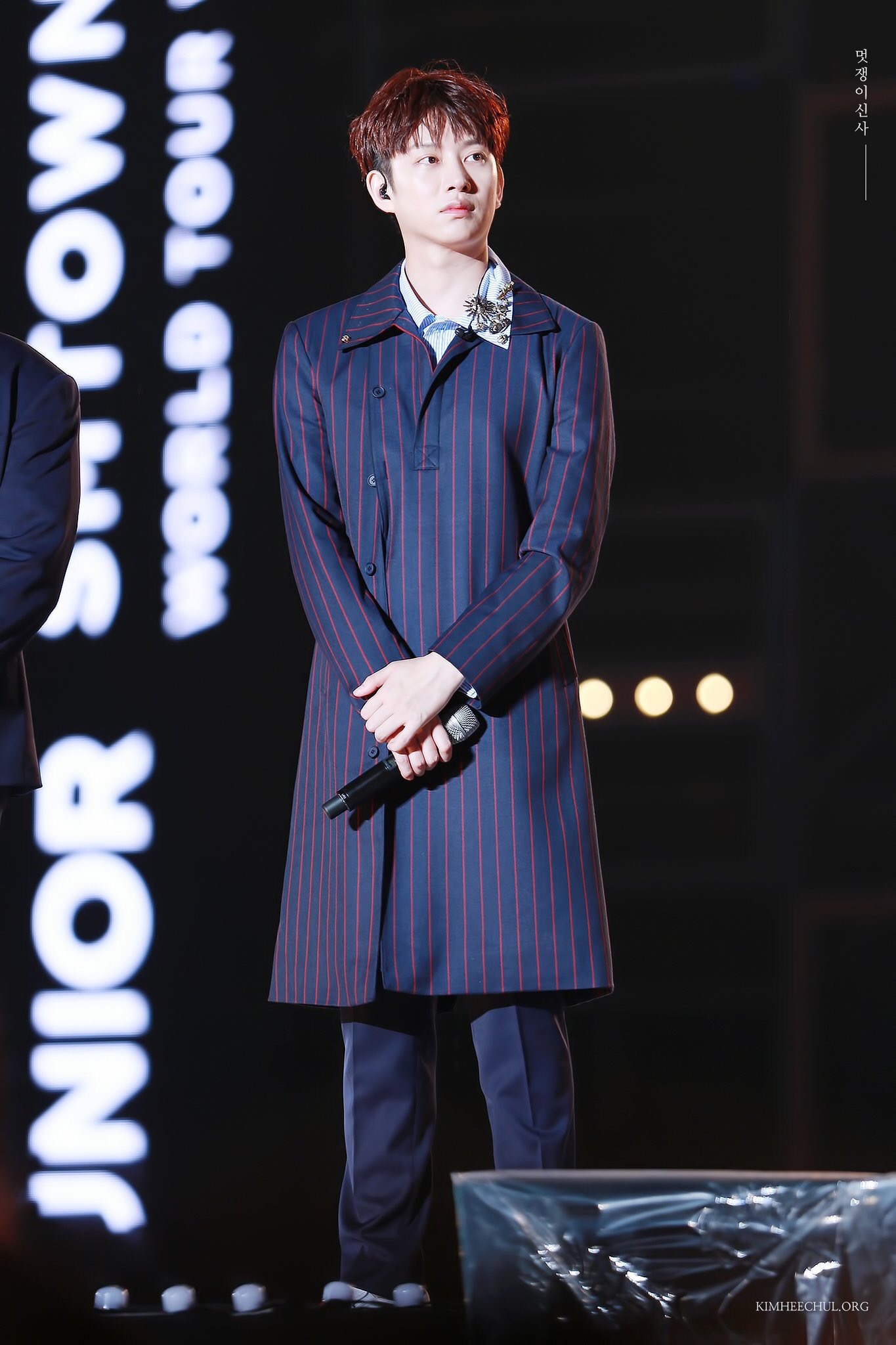 김희철 무대 못하는 이유 = 다리가 아파서.. 얼마나 아프냐면 | 인스티즈