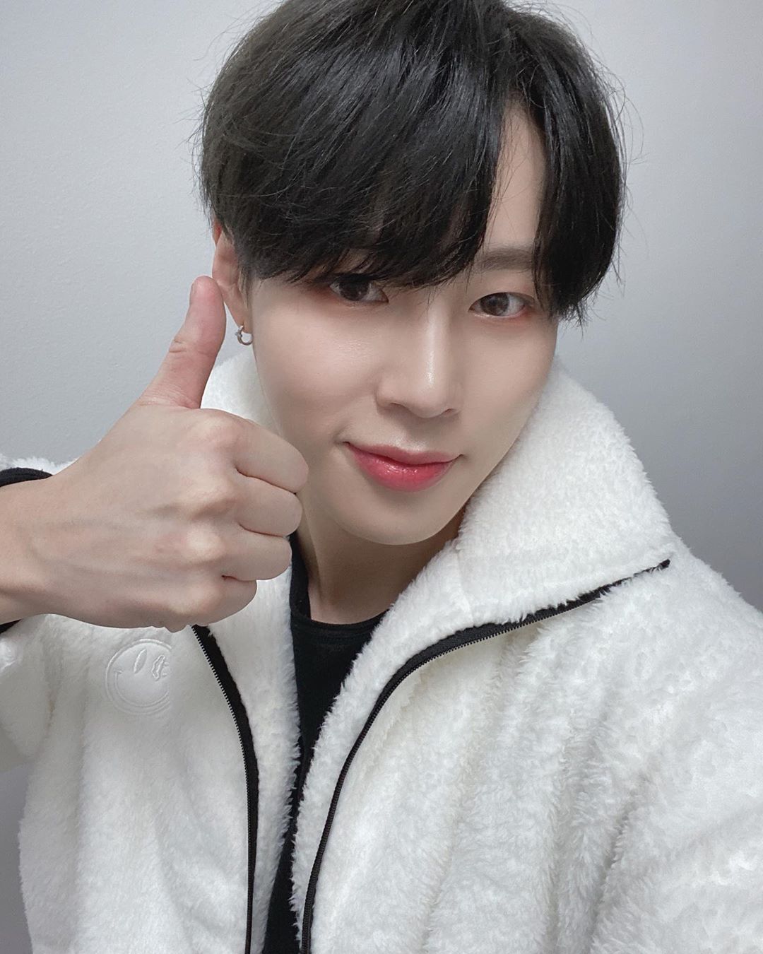 하성운 인스타에 올라온 셀카 ㄹㅇ 역대급이자나 | 인스티즈