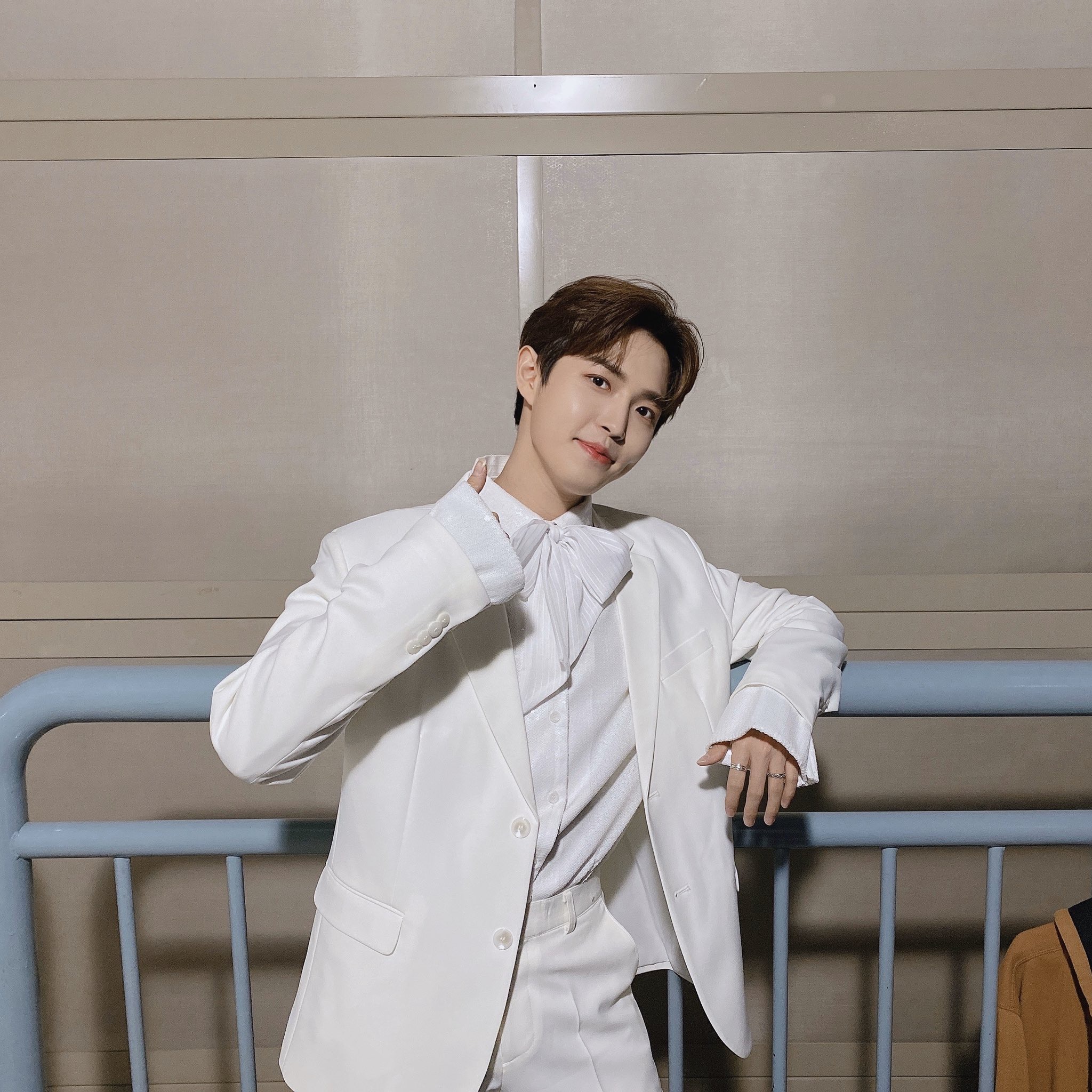 김재환 얼굴 뭔데... | 인스티즈