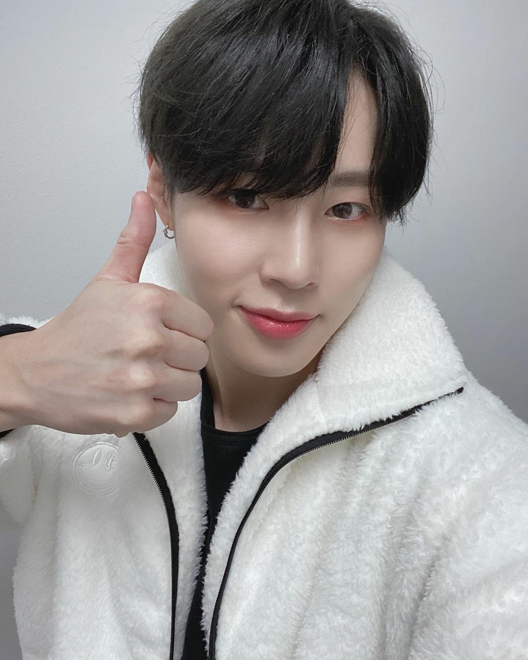 하성운 인스타 셀카 역대급이다 진짜루 | 인스티즈