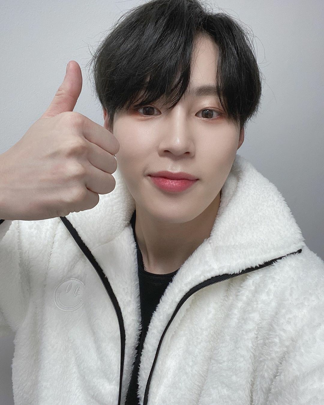 하성운 인스타 셀카 역대급이다 진짜루 | 인스티즈