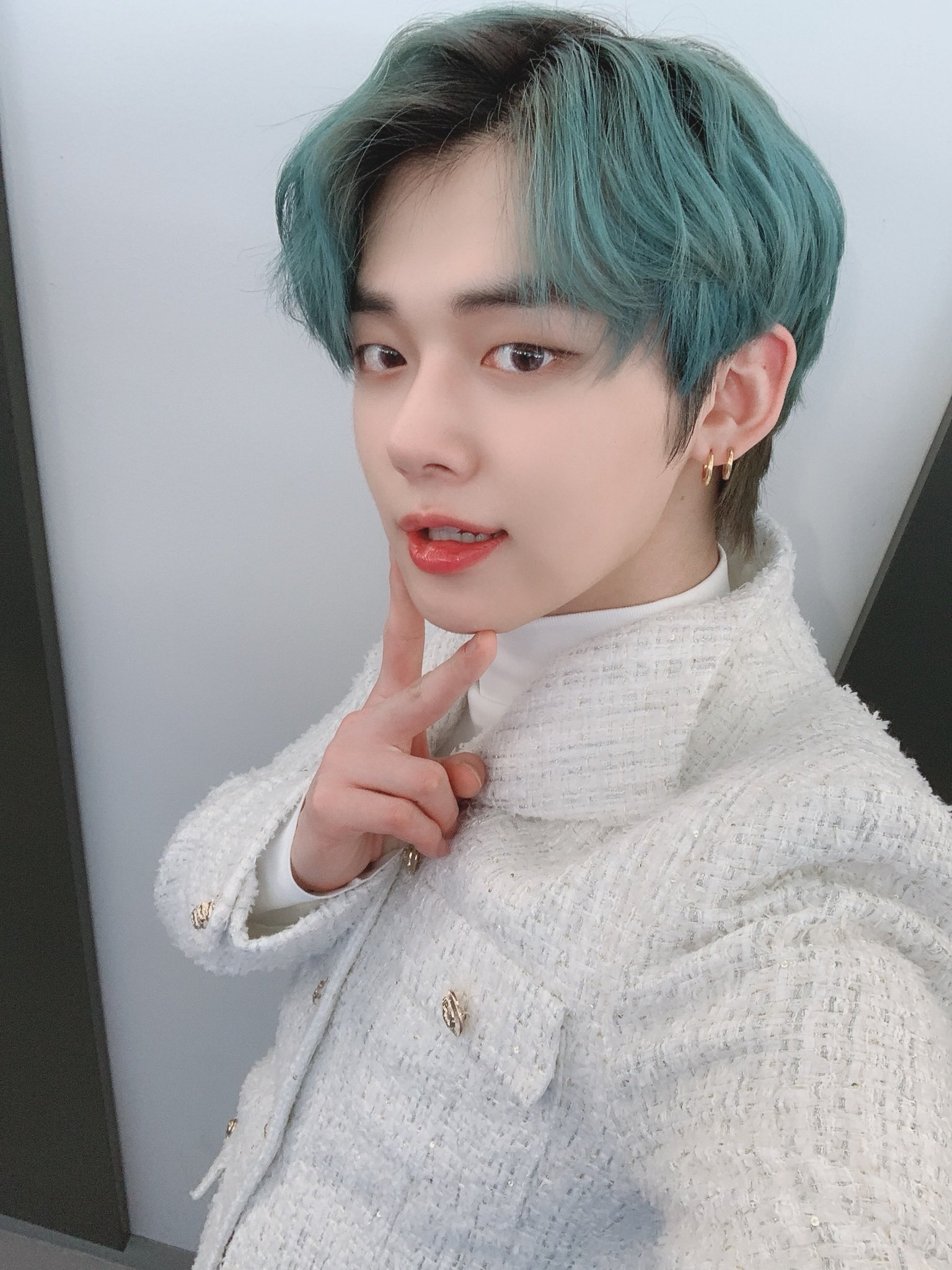 투바투 연준 셀카 떴다아아아아악 | 인스티즈