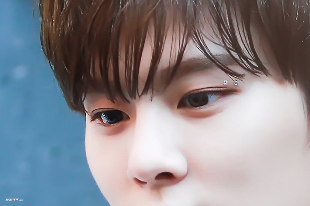 난 이거 김우석한테 붙인 분 진짜 배운 변태같아 | 인스티즈