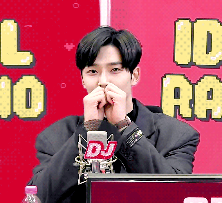 [잡담] 울애기 너무 바쁘네잉... | 인스티즈