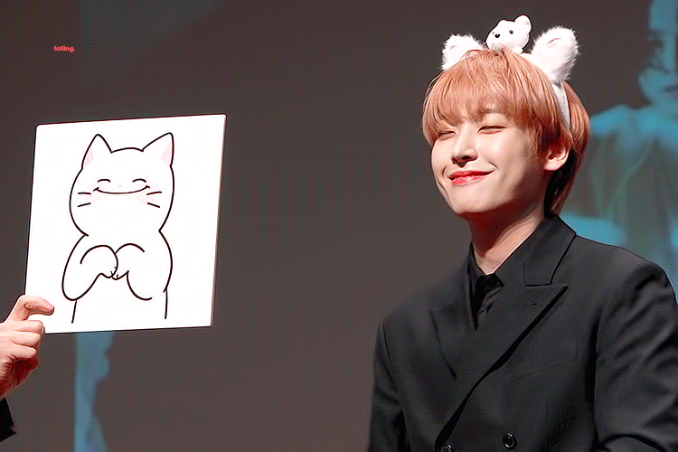 얘들아 이 인성이 옆에 고양이 이름 뭐였지 덕구? 춘노? | 인스티즈