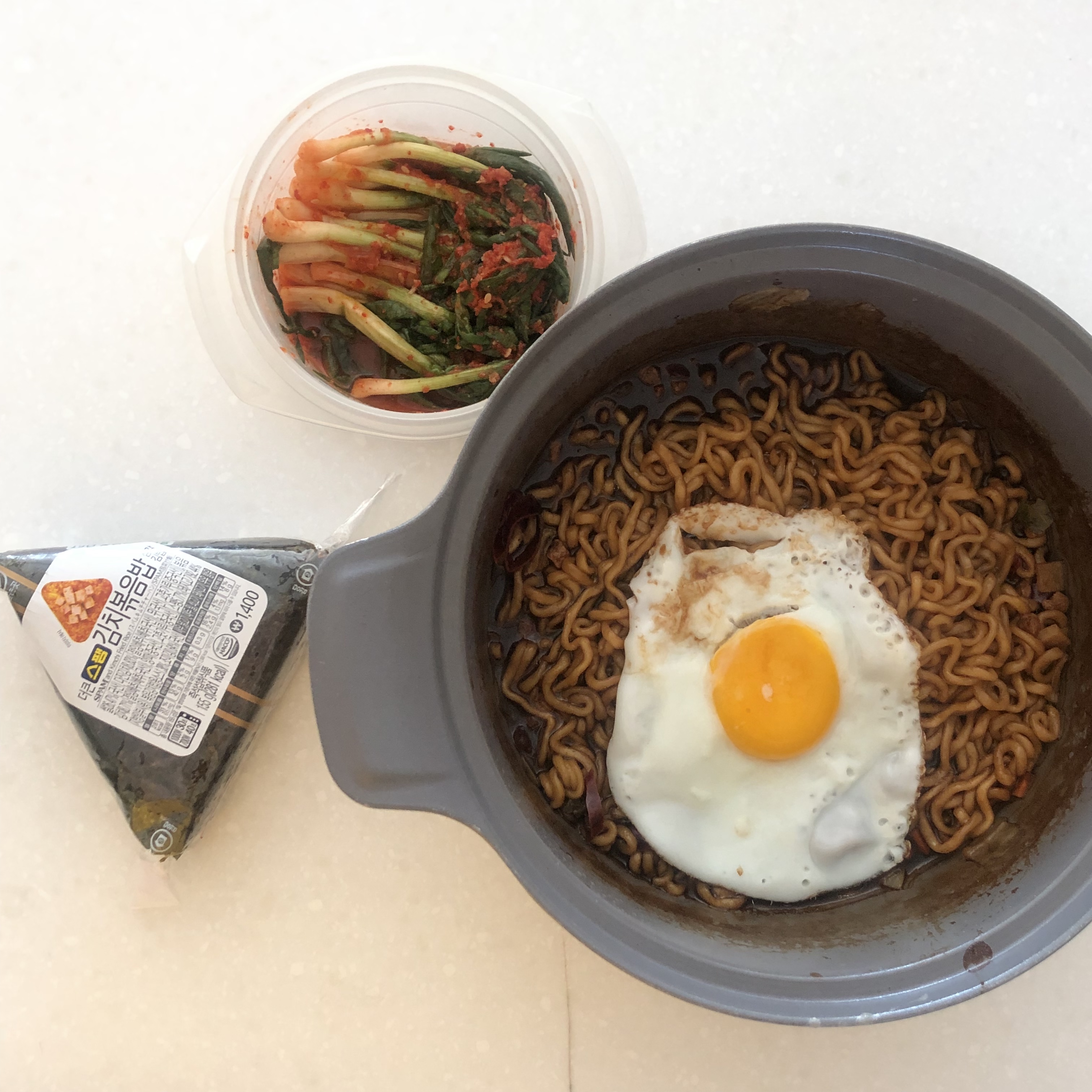 나 점심 먹어.... 혼자.... 이시간에.... 40 | 인스티즈