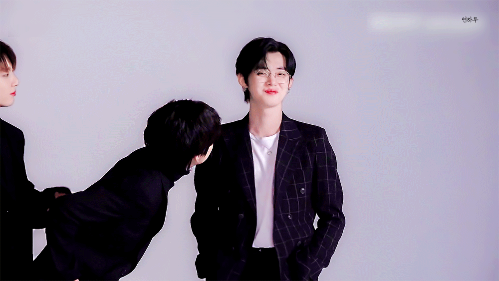 투바투 연준 흑발짤 털어봄 | 인스티즈