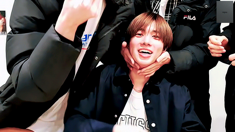 멤버를 사랑한나머지 생일초도 대신 불어주는 투바투 | 인스티즈