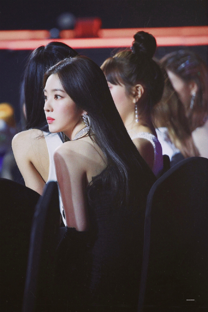 아이린은 진짜 확신의 쿨톤이구나 | 인스티즈