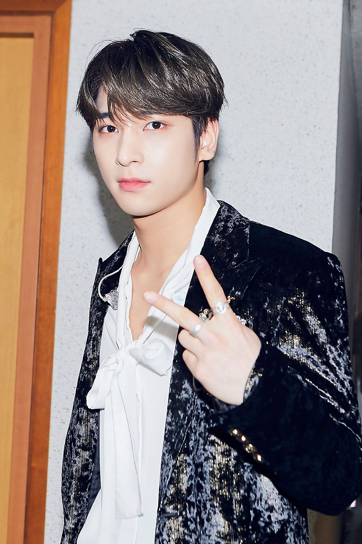 소속사에서 올려준 B컷이 이정도 퀄리티라니ㅠㅠㅠㅠㅠㅠㅠ ㅈㅇ이한결 | 인스티즈