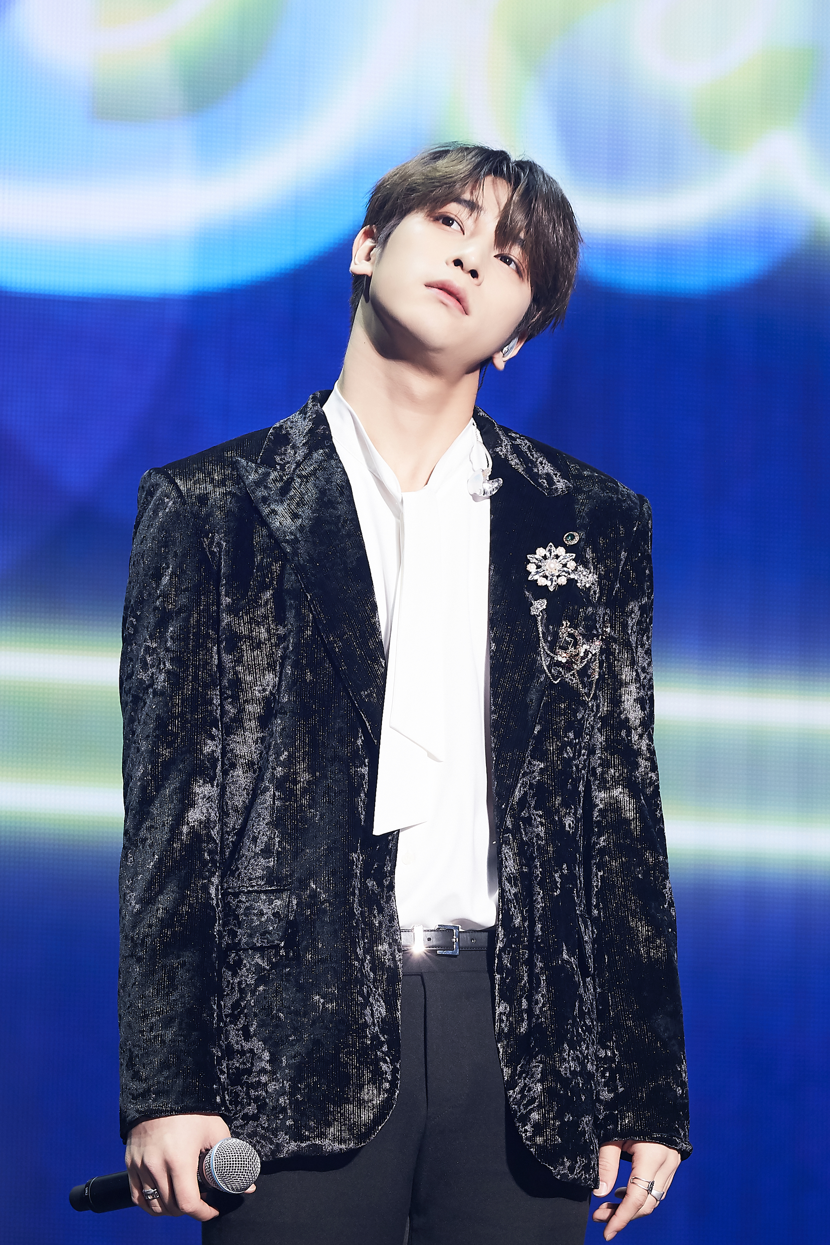 엠비케이에서 올려준 이한결 B컷 재질 걍 미쳤음 진짜 도라방스 | 인스티즈