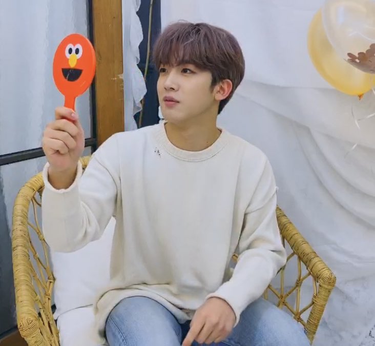 김요한 손거울 정보뜸ㅋㅋㅋㅋㅋ | 인스티즈