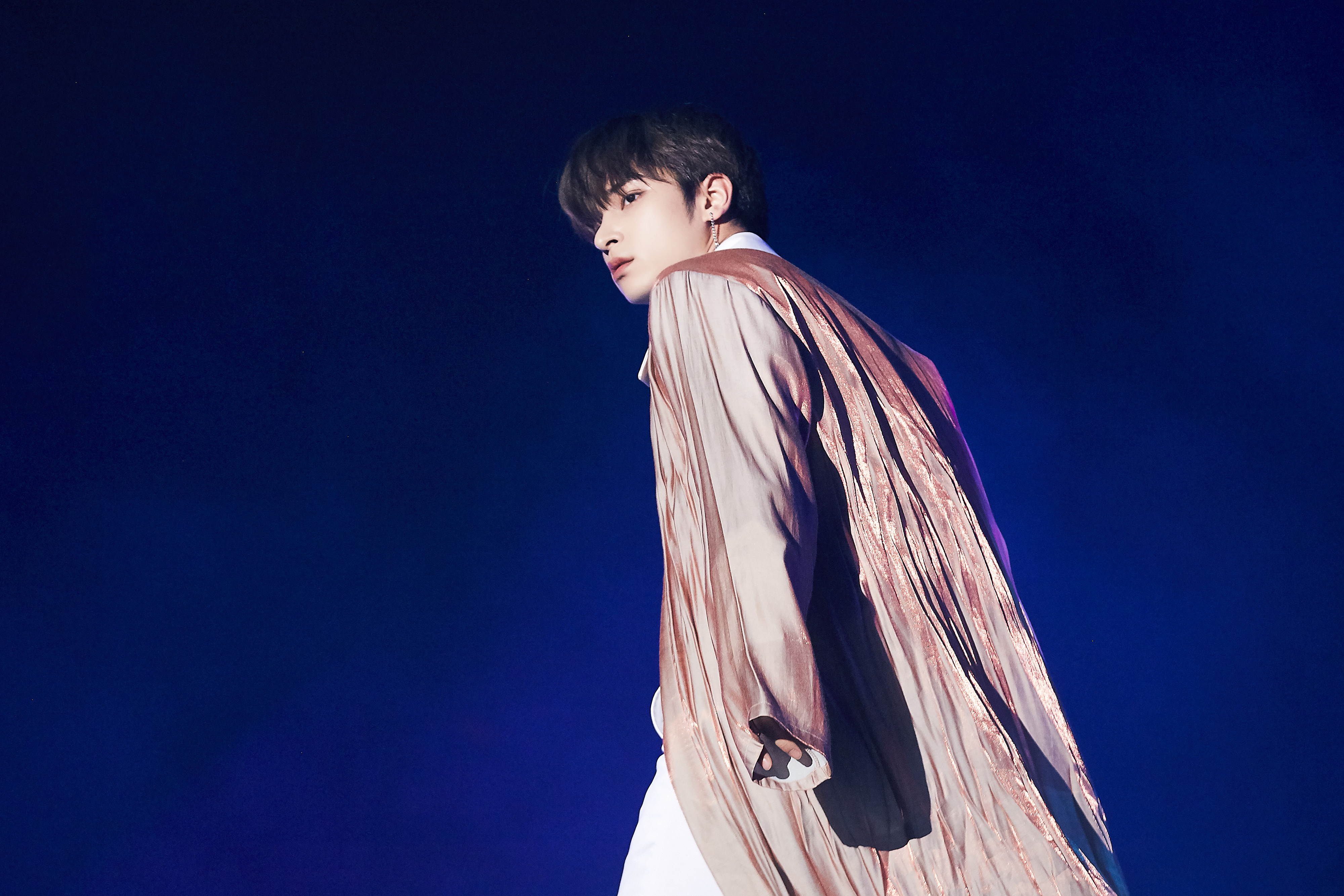 엠비케이에서 올려준 이한결 B컷 재질 걍 미쳤음 진짜 도라방스 | 인스티즈